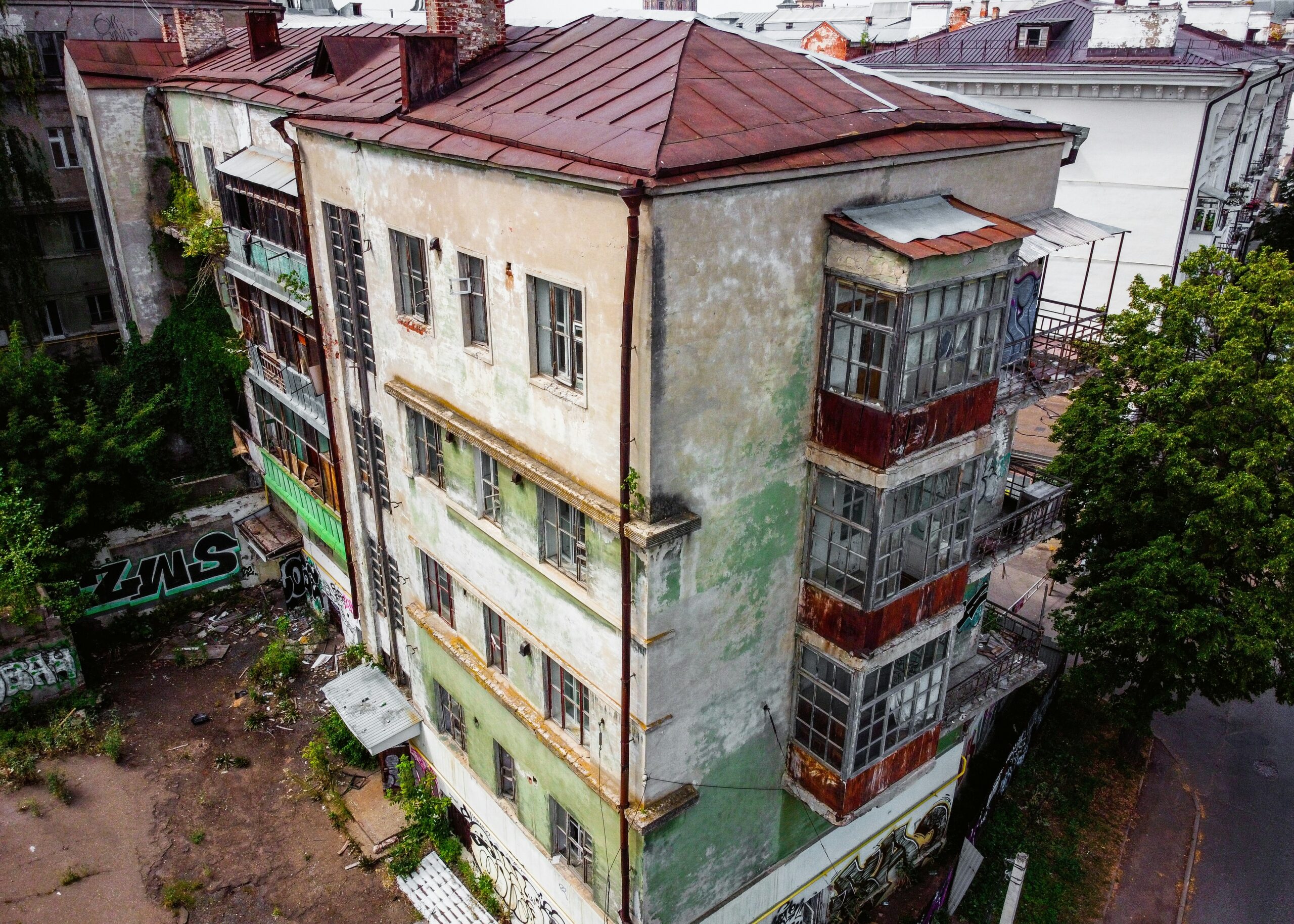 vadim-babenko-zHDwi9qmtUI-unsplash